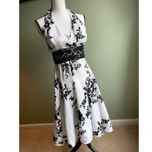 Stunning Cocktail Halter Dress size 14 Like New